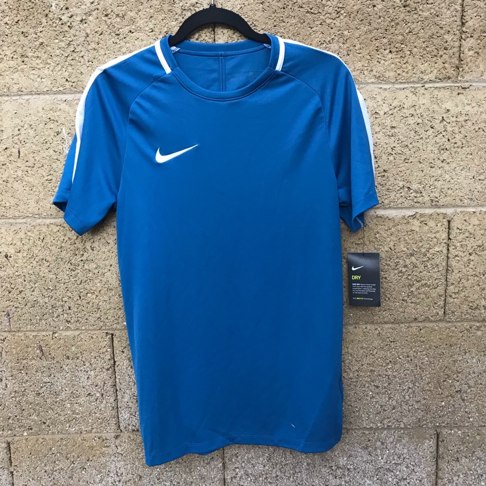 ❌SOLD❌Men’s Nike dri fit t shirt